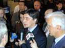 Vasco Errani il giorno della sua elezione a presidente della Regione Emilia-Romagna nell'aprile del 2000
